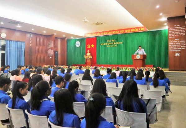 Mẫu thiết kế hội trường dùng trong học đường